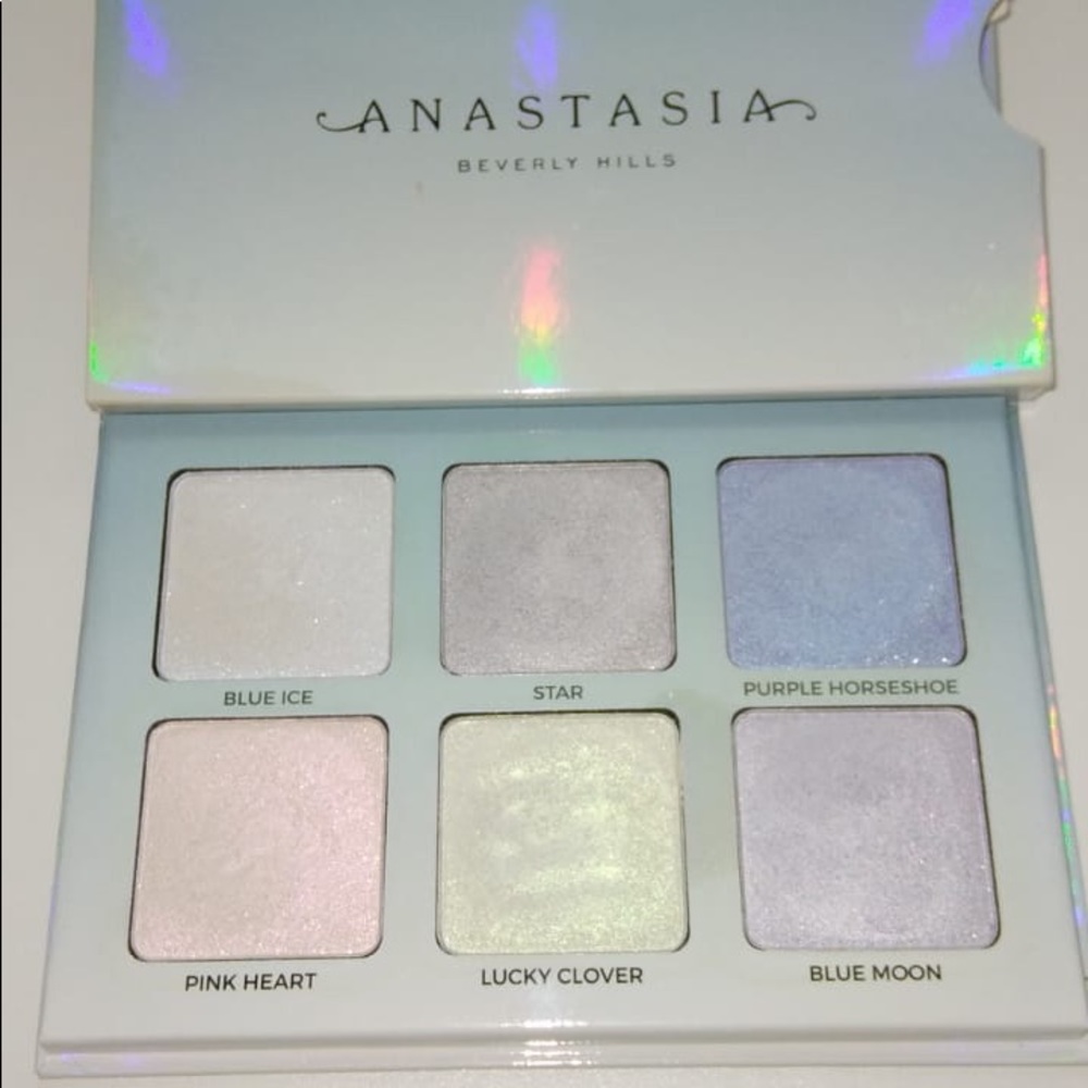 Makeup Bundle All for 15$ or trade . Hablo español